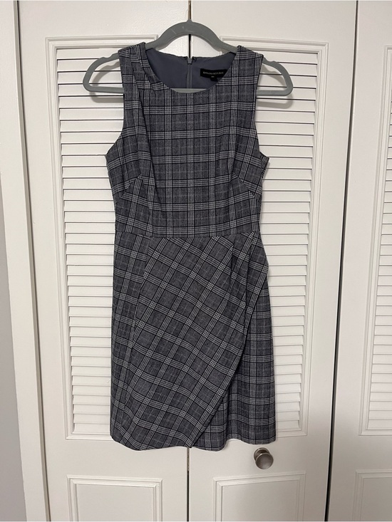 Banana Republic Dresses & Skirts - Banana Republic Black and Gray Plaid Sleeveless Sheath Dress